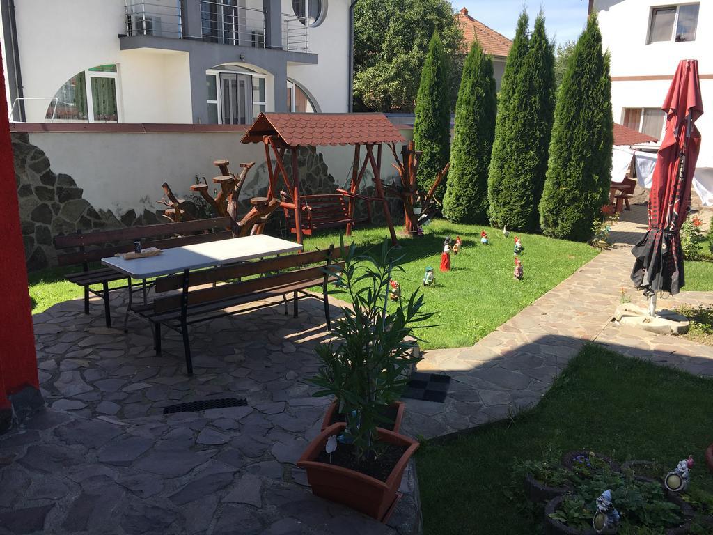 Pensiunea D&D Făgăraş Εξωτερικό φωτογραφία